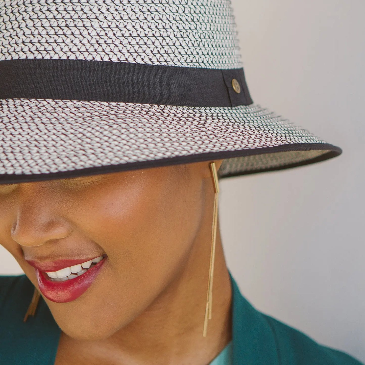 House of Ord - zonnehoed Anna Bucket - Zwart/Wit