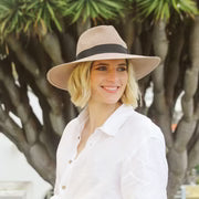 House of Ord - zonnehoed Fiona Fedora - Zandsteen